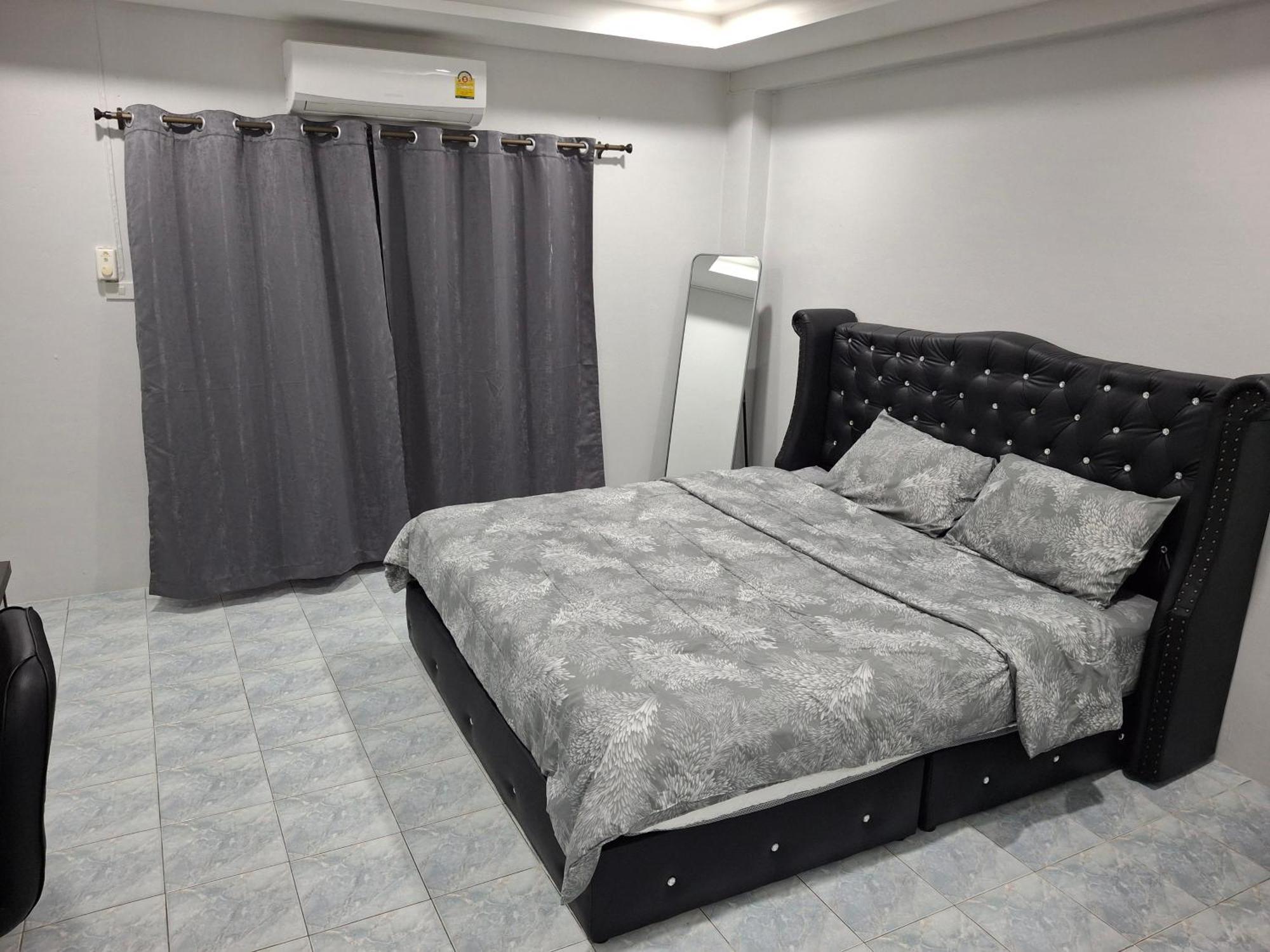 Traveller'S Rest Sports Bar Hotel Pattaya ภายนอก รูปภาพ