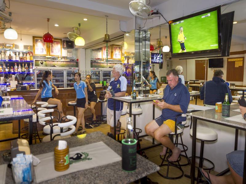 Traveller'S Rest Sports Bar Hotel Pattaya ภายนอก รูปภาพ