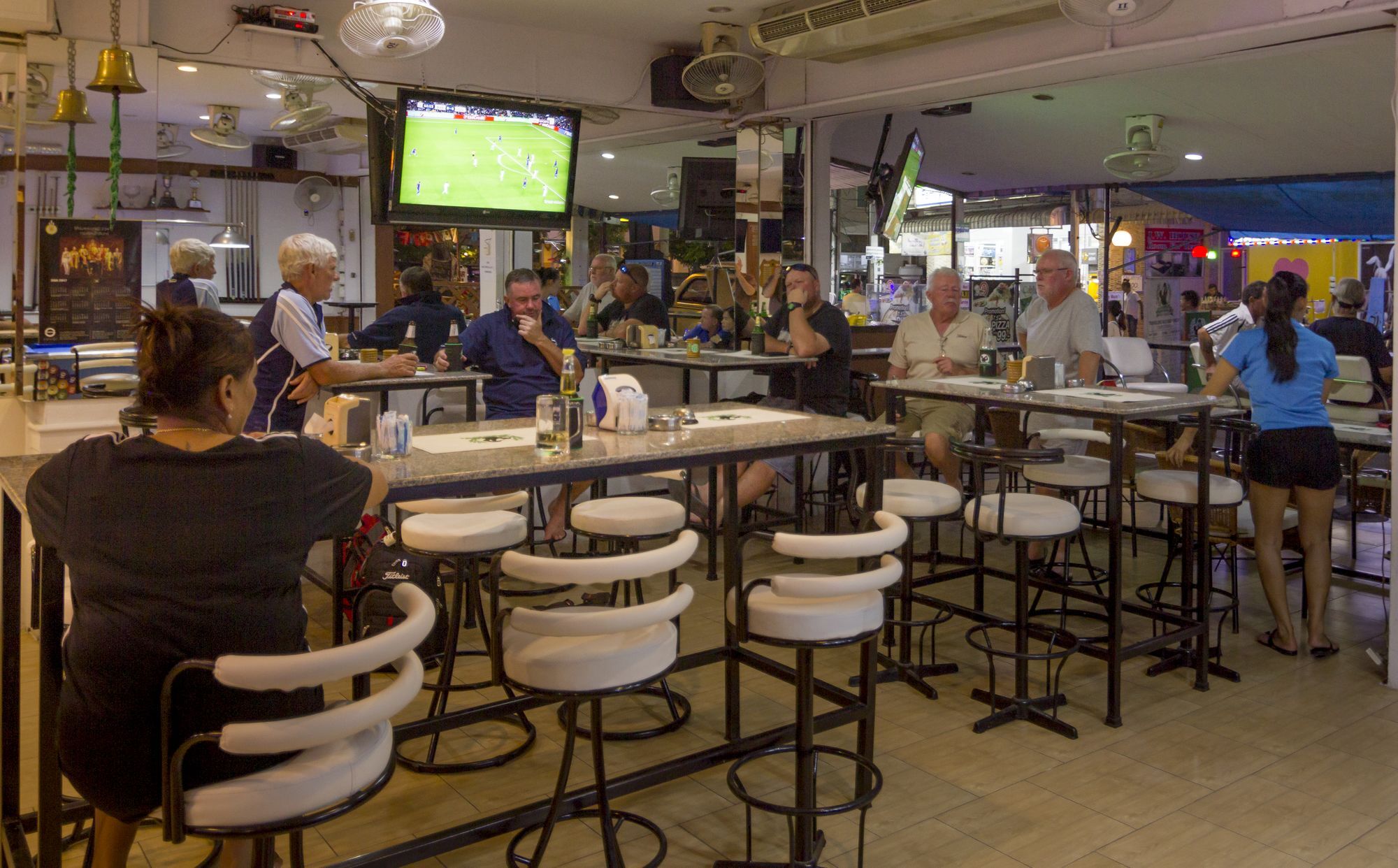 Traveller'S Rest Sports Bar Hotel Pattaya ภายนอก รูปภาพ
